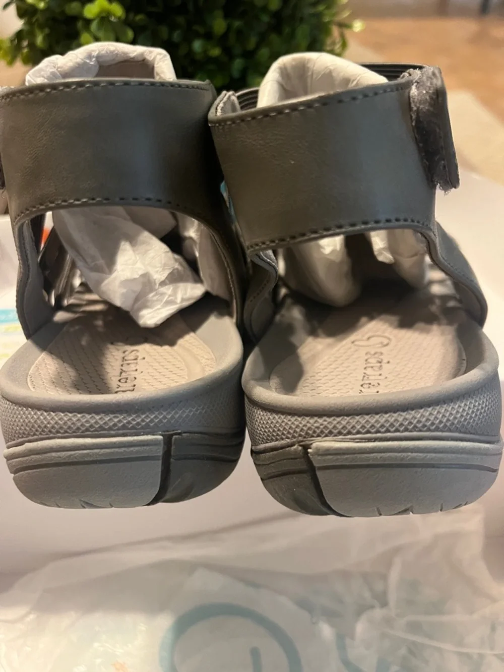 NWT BareTraps Sz 10 Sammie Sandals Grey - Picture 7 of 14